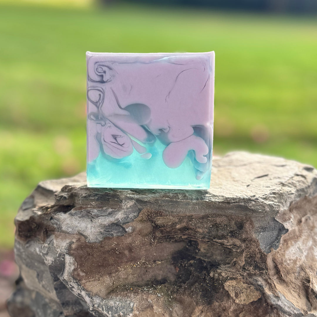 Blue Driftwood Aloe Vera, Olive Oil and Shea Butter Soap, Sandalwood Scent, Moisturizing and Hydrating, Cruelty-Free