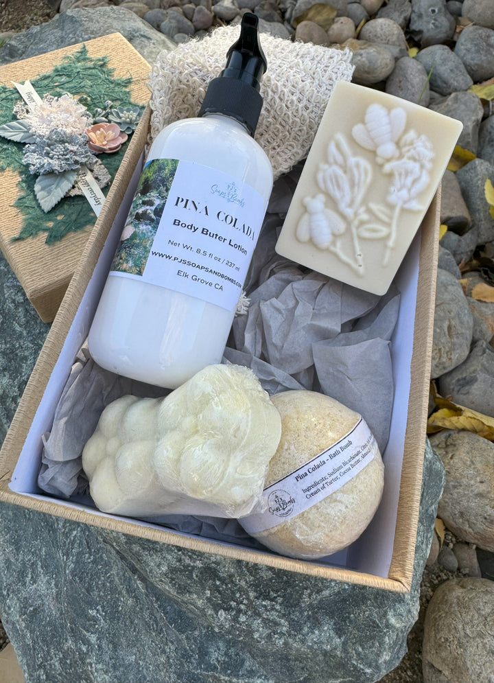 Frosty Tropical Dreams Gift Set, Scented with Pinapple and Coconut, Includes; Bath Bomb, Lotion, Shower Steamers, Soap and  Soap Sisal Bag