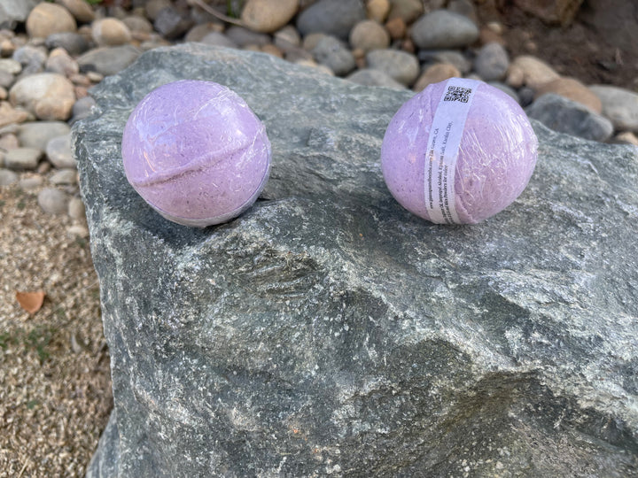 Bath Bombs, Fields of Lavender Scent, Aromatherapy, Relaxing Scent, Moisturizing