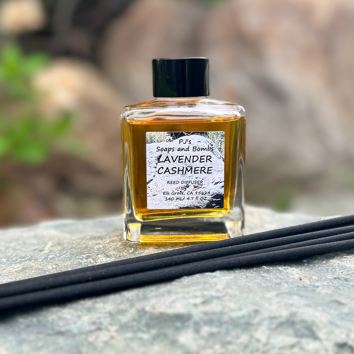 LAVENDER CASHMERE, Reed Diffusers – Effortless, Flame-Free Lavender and Vanilla Scent 4.7 oz