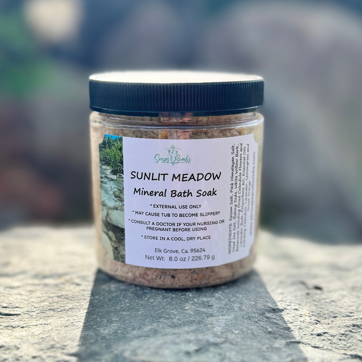 SUNLIT MEADOW Mineral Bath Soak  Bright & Calming Soak for a Refreshing Spa Escape 8 oz