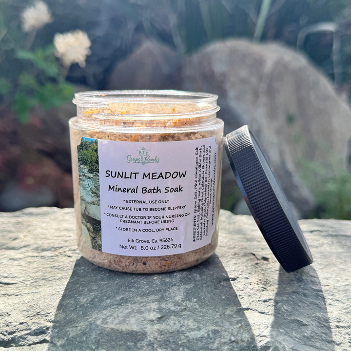 SUNLIT MEADOW Mineral Bath Soak  Bright & Calming Soak for a Refreshing Spa Escape 8 oz